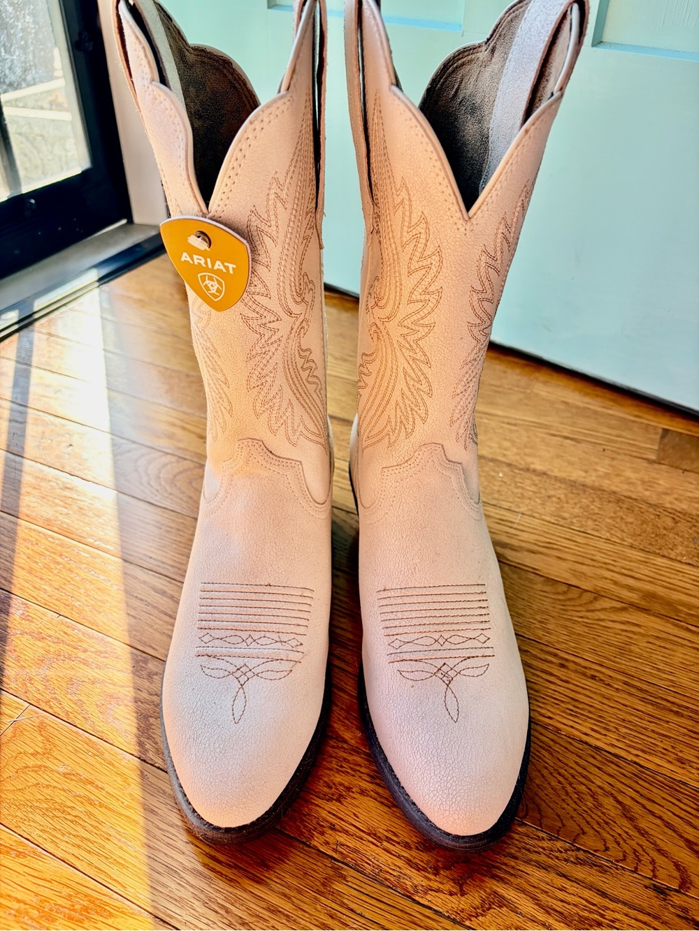 Ariat Light Tan Embroidered Western Cowboy Boots